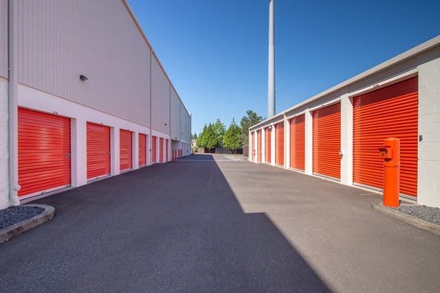 20×10 Public Storage: Garage in Beaverton, OR 16851 NW Cornell Road Beaverton, Oregon 2