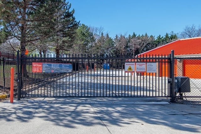 Herndon, VA, SelfStorage Near 466 Herndon Parkway 18447264531 I