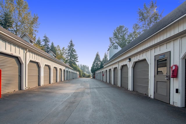 30×10 Self Storage Unit in Issaquah, WA 1701 NW Sammamish Road Issaquah, Washington 2