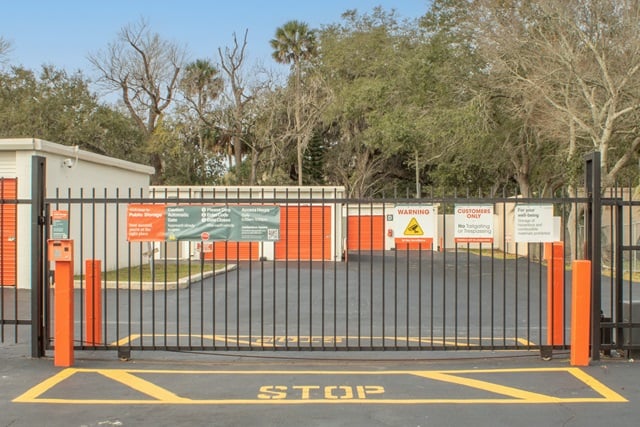 Public Storage  350 N Nova Road in Daytona Beach, FL