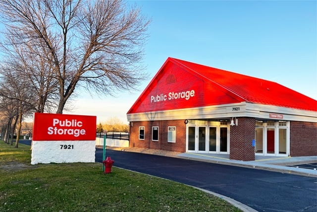 20×10 Public Storage: Self Storage Unit in Eden Prairie, MN 7921 Eden Prairie Road Eden Prairie, Minnesota