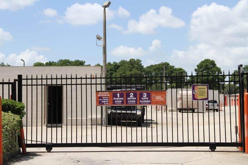 Public Storage  5602 Raleigh St in Orlando, FL