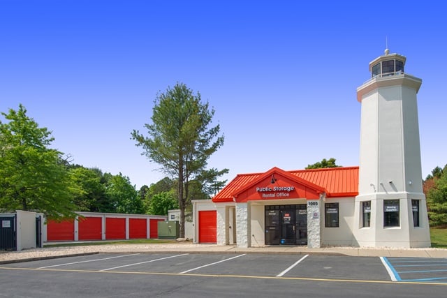 20×10 Public Storage: Garage in Brick, NJ 1005 Route 70 Brick, New Jersey