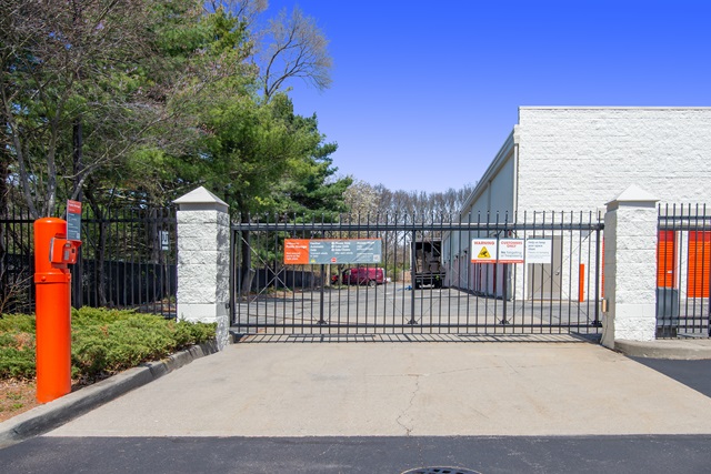 Public Storage  770 Nesconset Hwy in St James, NY