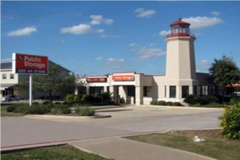 20×10 Public Storage: Garage in Helotes, TX 12260 Bandera Road Helotes, Texas