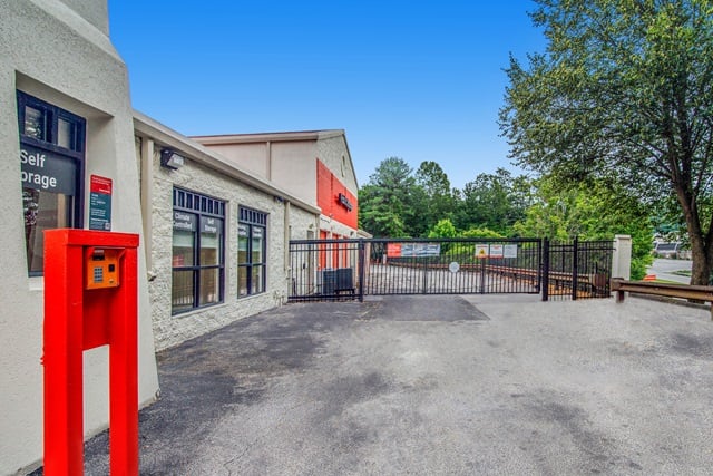 Public Storage  5085 West Chester Pike in Newtown Square, PA