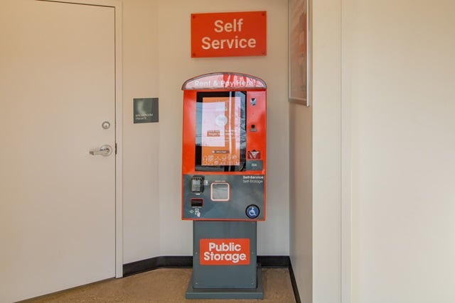 Property 1973 image number 2