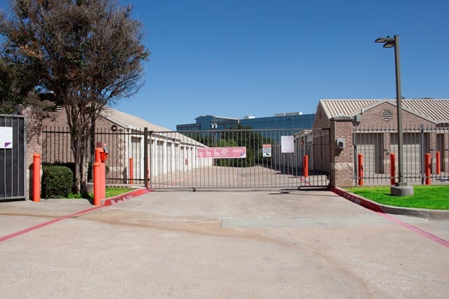 Public Storage 7500 N MacArthur Blvd in Irving, TX