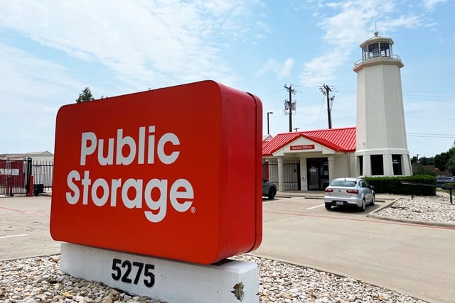 20 x 10 Public Storage: Self Storage Unit in Arlington, Texas