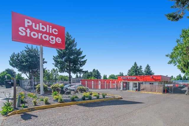 20×10 Public Storage: Garage in Portland, OR 13515 NE Prescott Court Portland, Oregon