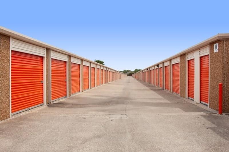 Austin Storage Austin, TX, Self-Storage Near 9814 West Gate Blvd | 512-634-8351 I ...