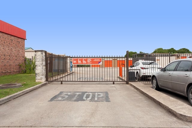 Public Storage  9814 West Gate Blvd in Austin, TX