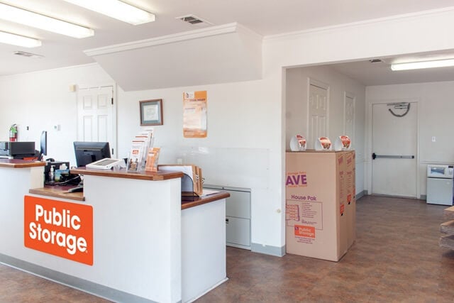 Property 1983 image number 2