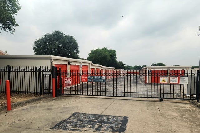 Public Storage  2550 Thousand Oaks Dr in San Antonio, TX