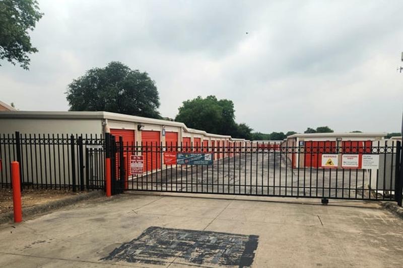 Public Storage - Photo 4