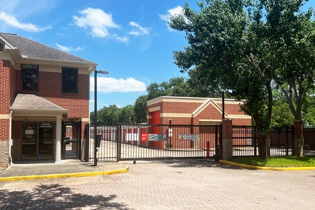 Missouri City, TX, SelfStorage Near 1745 Dulles Ave 18447264531 I