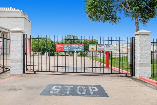 Public Storage  13675 N US Highway 183 in Austin, TX