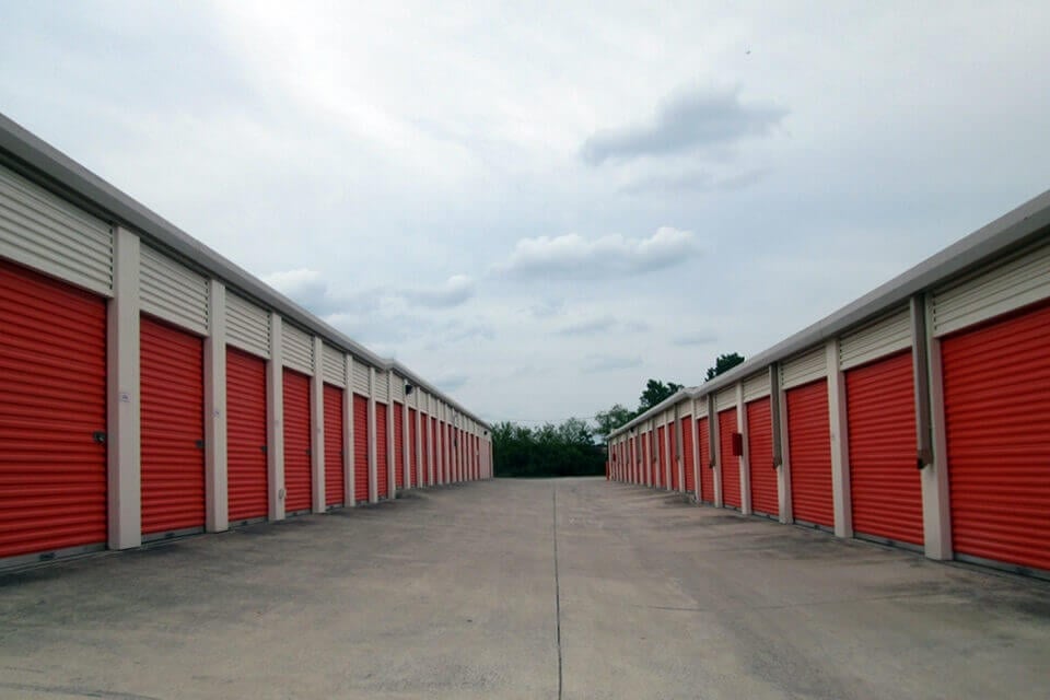 20×10 Public Storage: Garage in Hurst, TX 747 Grapevine Hwy Hurst, Texas 2