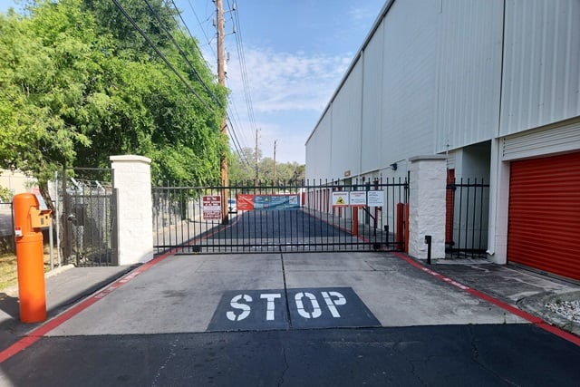 Public Storage  15267 Huebner Road in San Antonio, TX