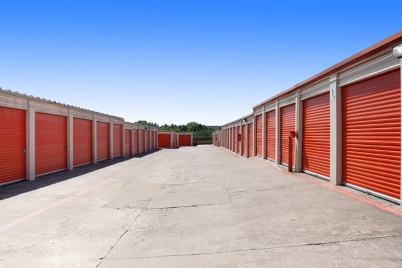 Property 2001 image number 1