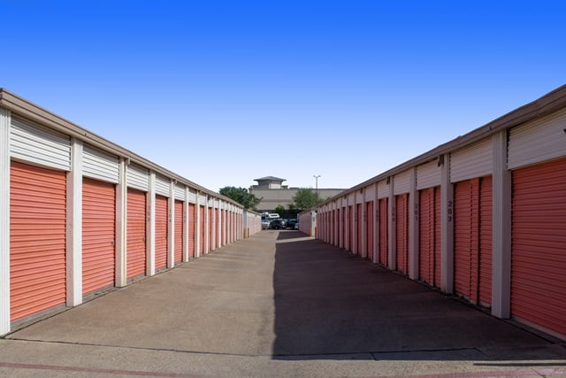 20×10 Parking Lot in Irving, TX 1210 N Belt Line Road Irving, Texas 2