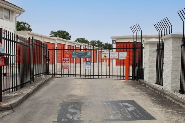 Public Storage  7234 Blanco Road in San Antonio, TX