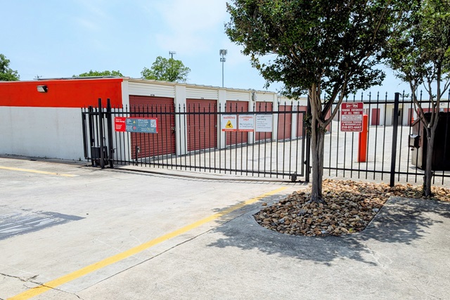 Public Storage  7106 Bandera Road in San Antonio, TX