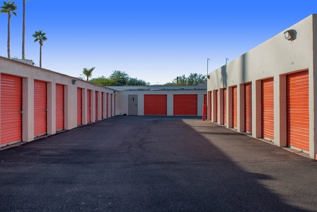 30×10 Self Storage Unit in Tempe, AZ 700 W Warner Rd Tempe, Arizona 2