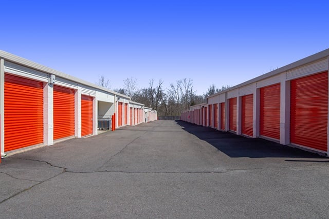 20×10 Public Storage: Self Storage Unit in Sterling, VA 47038 Harry Byrd Hwy Sterling, Virginia 2