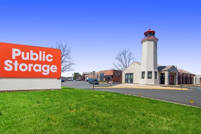 25×10 Public Storage: Garage in Fairfax, VA 2818 Merrilee Drive Fairfax, Virginia