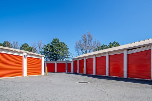 25×10 Public Storage: Garage in Fairfax, VA 2818 Merrilee Drive Fairfax, Virginia 2