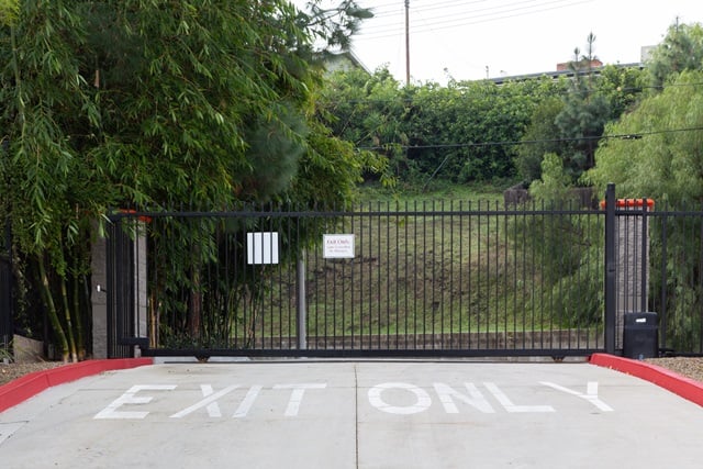 Self Storage Unit in Woodland Hills, California 3
