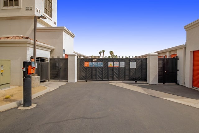 Palm Springs, CA, Self-Storage Near 1000 S Gene Autry Trail