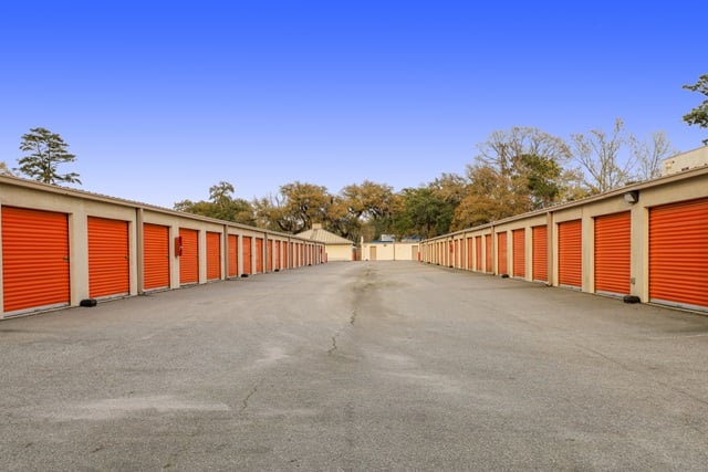 20×10 Public Storage: Self Storage Unit in Charleston, SC 2363 Ashley River Road Charleston, South Carolina 2