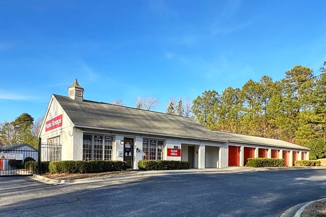 30 x 10 Public Storage: Self Storage Unit in Clayton, North Carolina