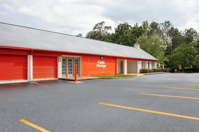 20×10 Public Storage: Self Storage Unit in Lexington, SC 4935 Sunset Blvd Lexington, South Carolina