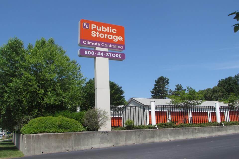 20×20 Public Storage: Garage in Winston Salem, NC 1925 Silas Creek Pkwy Winston Salem, North Carolina 2