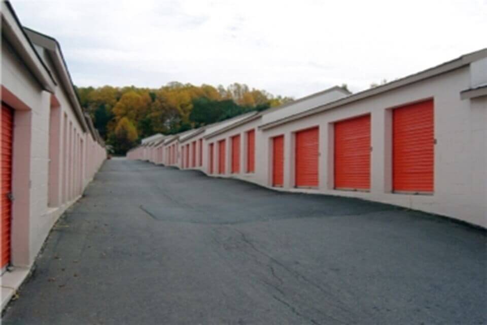 20×10 Public Storage: Garage in Winston Salem, NC 5713 Robin Wood Lane Winston Salem, North Carolina 2