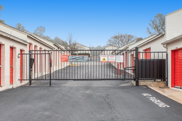 Public Storage  1787 E Broad Ave in Hamlet, NC