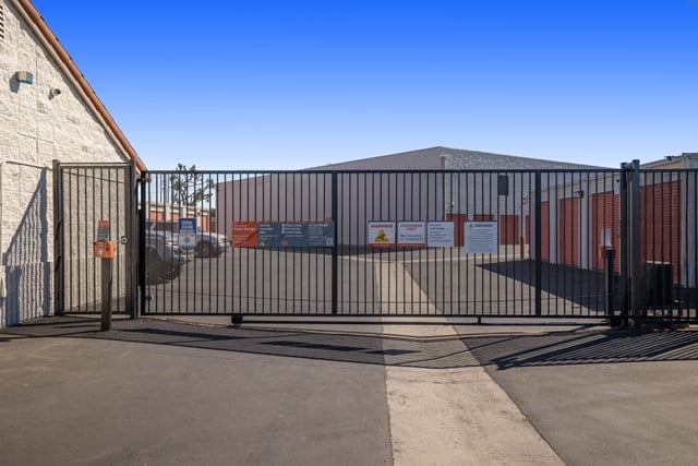 Public Storage  740 Arcturus Ave in Oxnard, CA