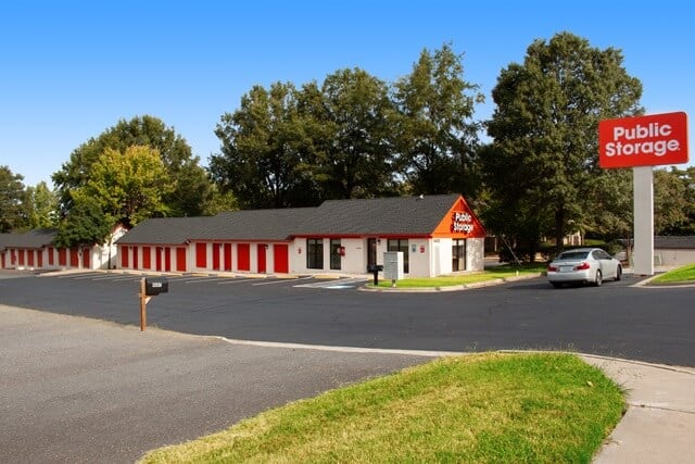 20 x 15 Public Storage: Self Storage Unit in Charlotte, North Carolina