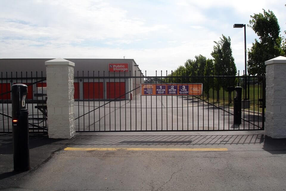 Public Storage 30340 Gratiot Ave in Roseville, MI