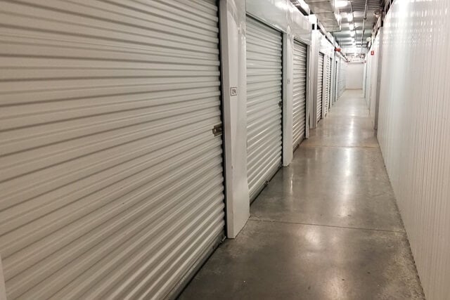 25×10 Garage in Farmington Hills, MI 28600 Grand River Ave Farmington Hills, Michigan 2