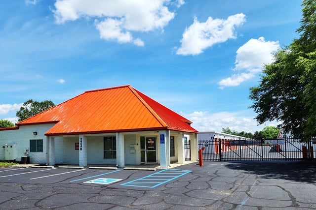 20×10 Public Storage: Garage in Indianapolis, IN 2230 N High School Road Indianapolis, Indiana