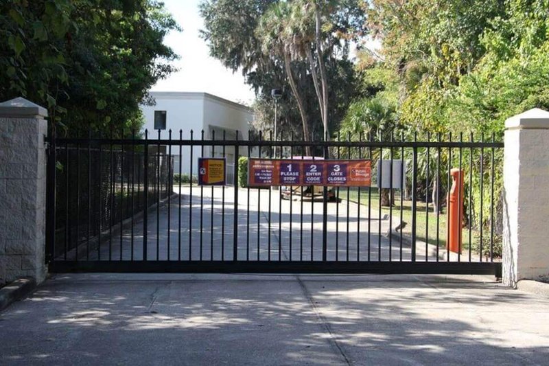 Self Storage Units Near 354 W Granada Blvd at Public Storage Ormond Beach