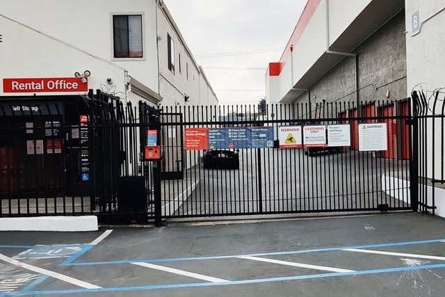 Property 215 image number 3