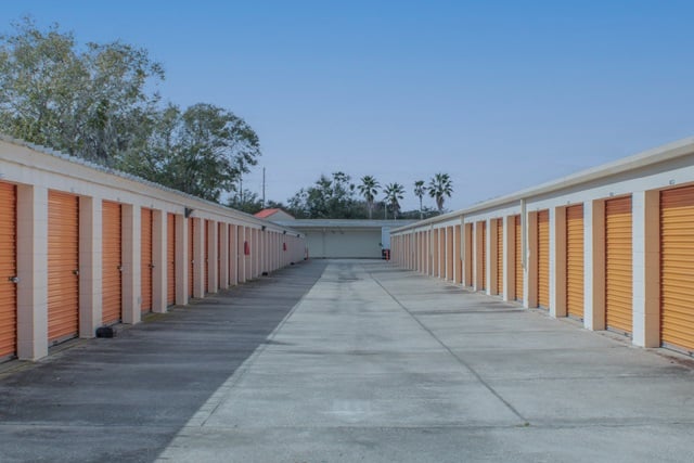 25×12 Public Storage: Parking Lot in Orlando, FL 1851 N Alafaya Trail Orlando, Florida 2