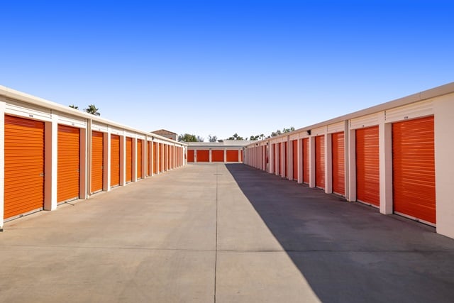 25×10 Public Storage: Parking Lot in Murrieta, CA 24905 Whitewood Road Murrieta, California 2