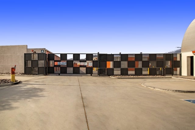 Public Storage  1000 S Gene Autry Trail in Palm Springs, CA