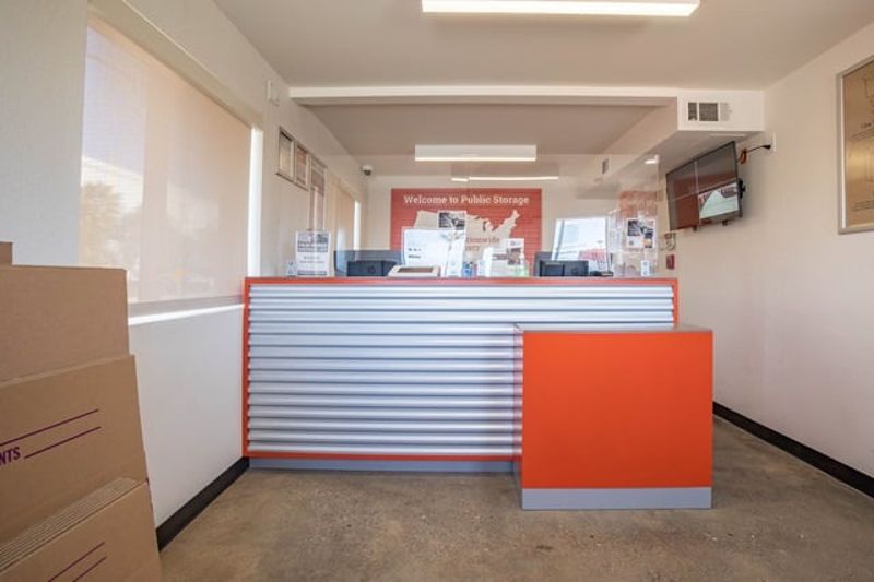 Property 2215 image number 2